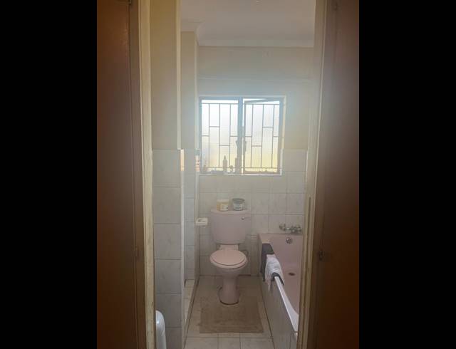 3 BEDROOM HOUSE FOR SALE IN FLORA PARK